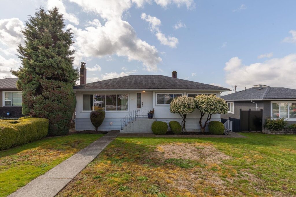 The Best Renovation Beautiful Home in Burnaby